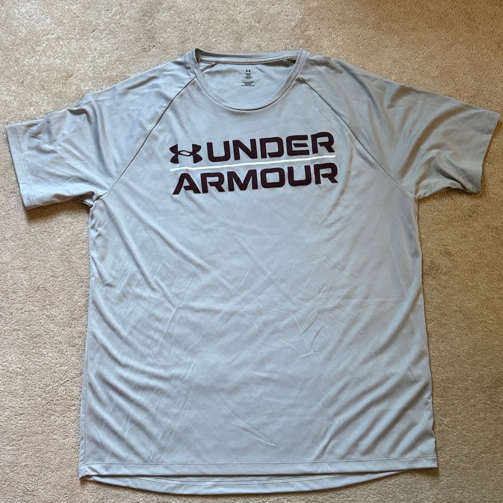Under Armour Gray Short Sleeve Tee